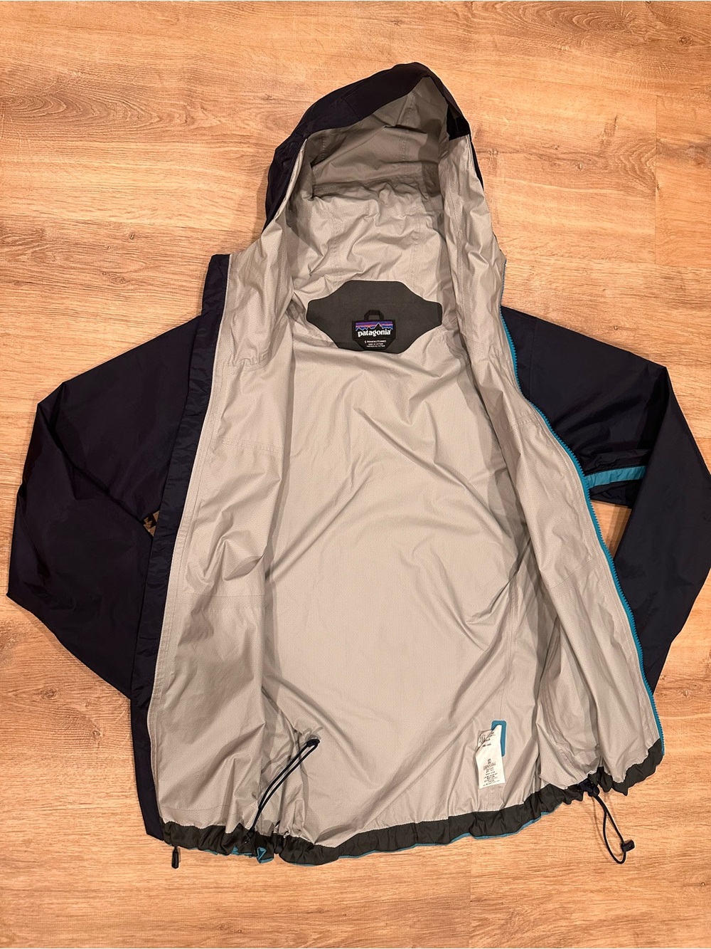 Patagonia Women’s Navy Hooded Windbreaker Jacket